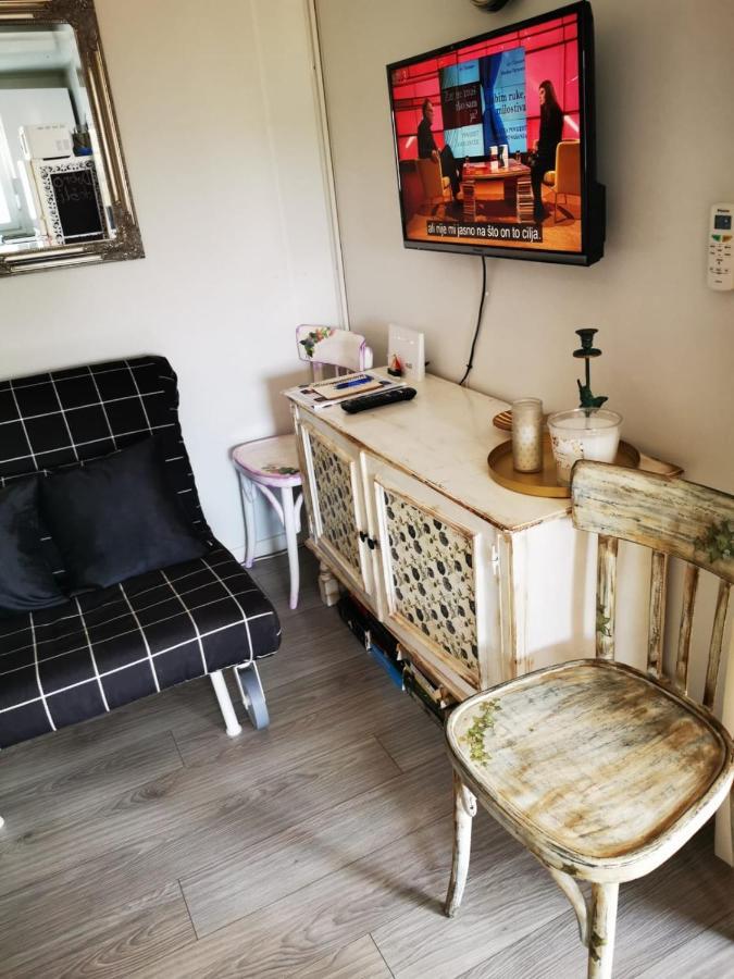 Studio Apartment Rosemary روفينج المظهر الخارجي الصورة
