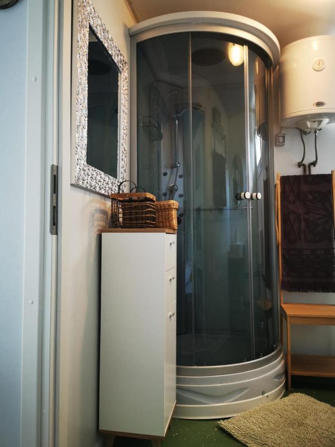 Studio Apartment Rosemary روفينج المظهر الخارجي الصورة