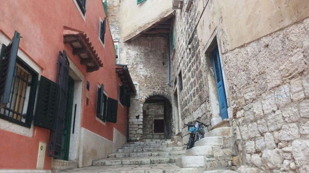 Studio Apartment Rosemary روفينج المظهر الخارجي الصورة